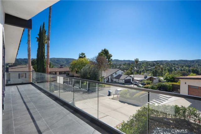 18827 Edleen Drive, Tarzana, CA 91356
