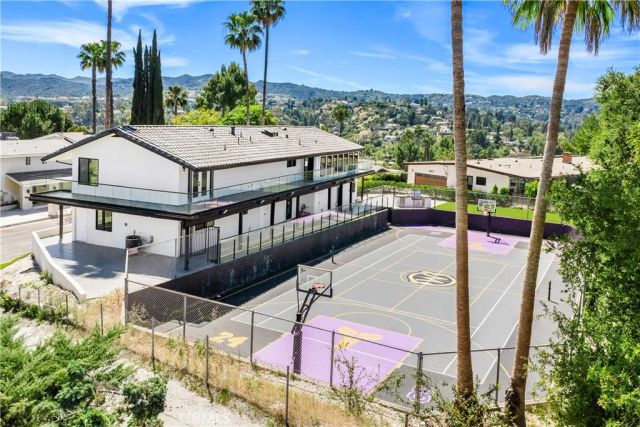 18827 Edleen Drive, Tarzana, CA 91356