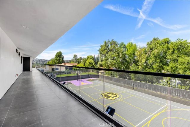 18827 Edleen Drive, Tarzana, CA 91356