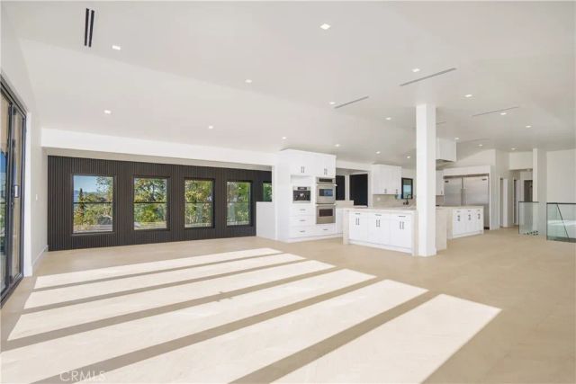 18827 Edleen Drive, Tarzana, CA 91356
