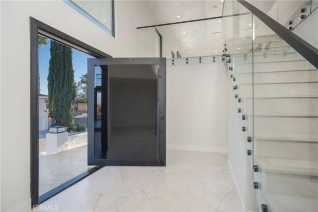 18827 Edleen Drive, Tarzana, CA 91356