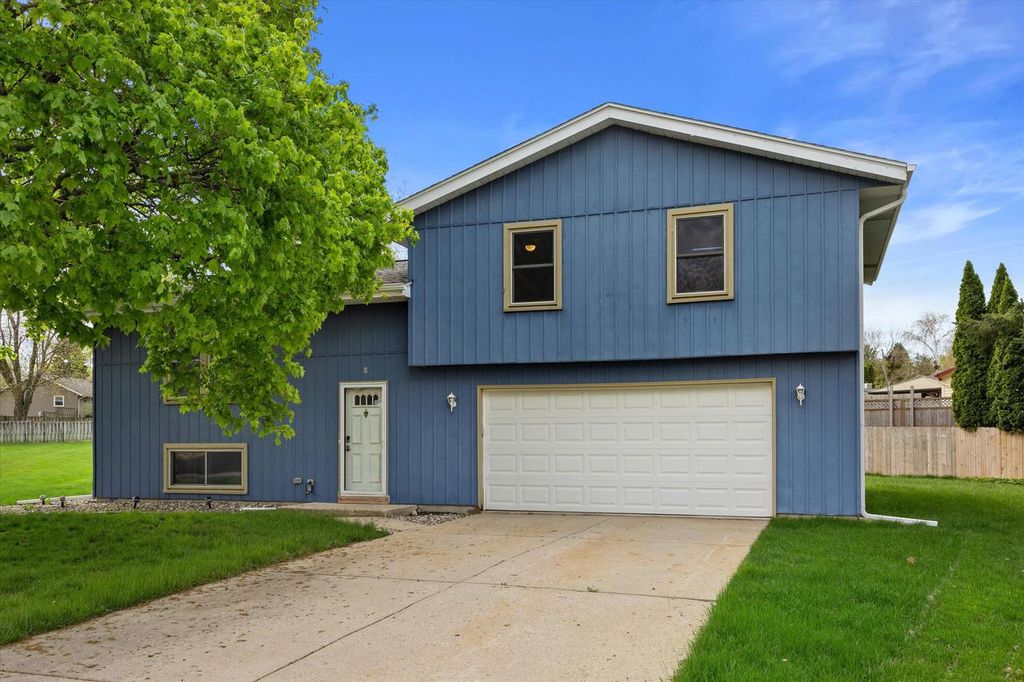 115 Conrad COURT, Mukwonago, WI 53149