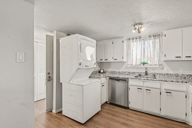 108 Harbor Drive 204, Runaway Bay, TX 76426