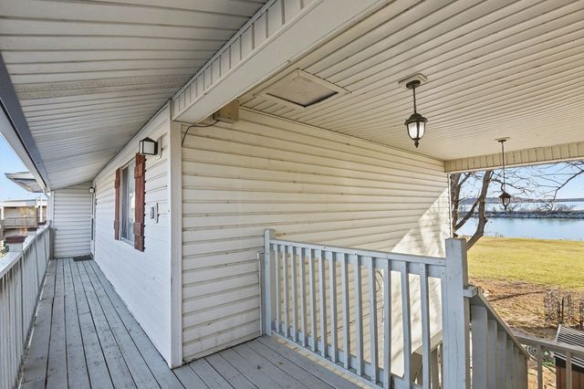 108 Harbor Drive 204, Runaway Bay, TX 76426