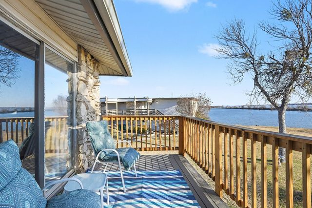 108 Harbor Drive 204, Runaway Bay, TX 76426