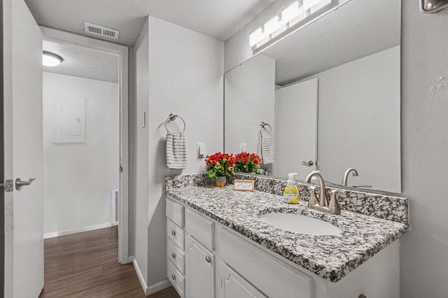 108 Harbor Drive 204, Runaway Bay, TX 76426