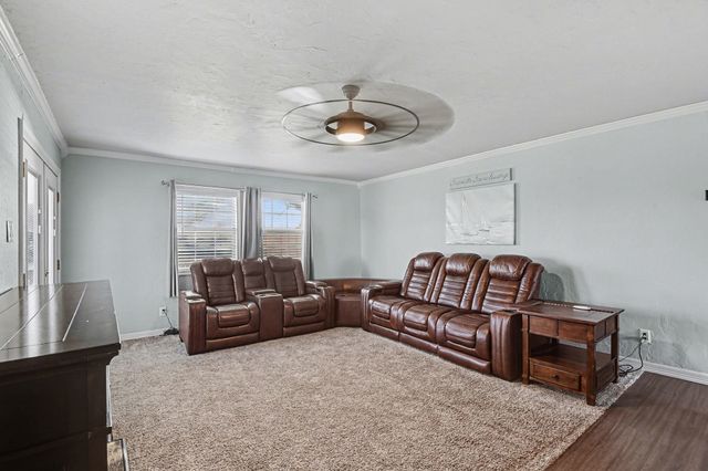 108 Harbor Drive 204, Runaway Bay, TX 76426