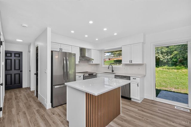 958 Goodhue Circle, Forest Park, OH 45240
