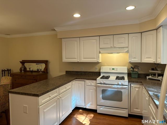 62 Allison Way 62, East Haven, CT 06512