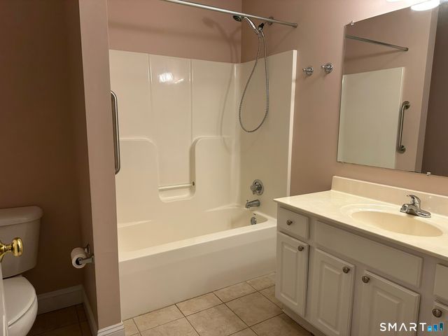 62 Allison Way 62, East Haven, CT 06512