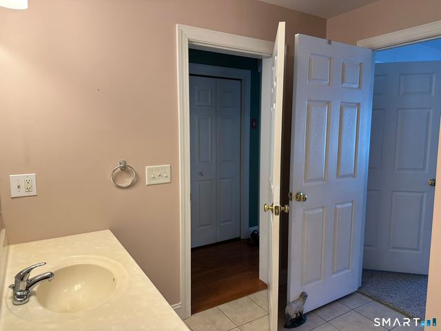62 Allison Way 62, East Haven, CT 06512