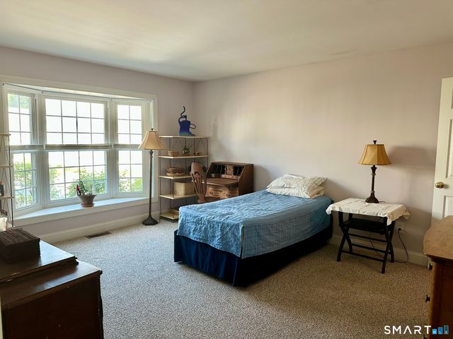 62 Allison Way 62, East Haven, CT 06512