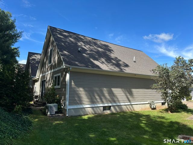 62 Allison Way 62, East Haven, CT 06512