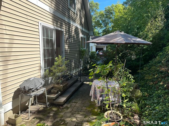 62 Allison Way 62, East Haven, CT 06512