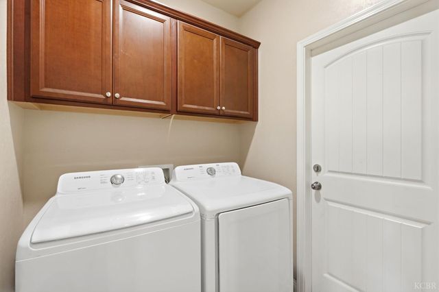 2122 W Bryman Street, Hanford, CA 93230