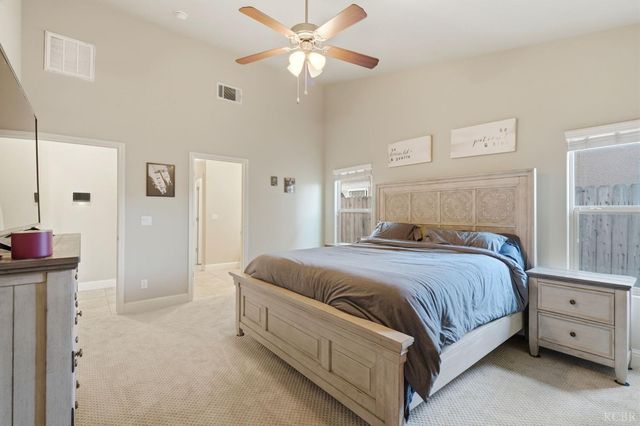 2122 W Bryman Street, Hanford, CA 93230