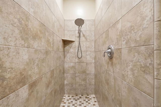 2122 W Bryman Street, Hanford, CA 93230