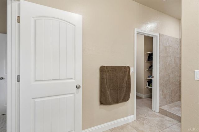 2122 W Bryman Street, Hanford, CA 93230