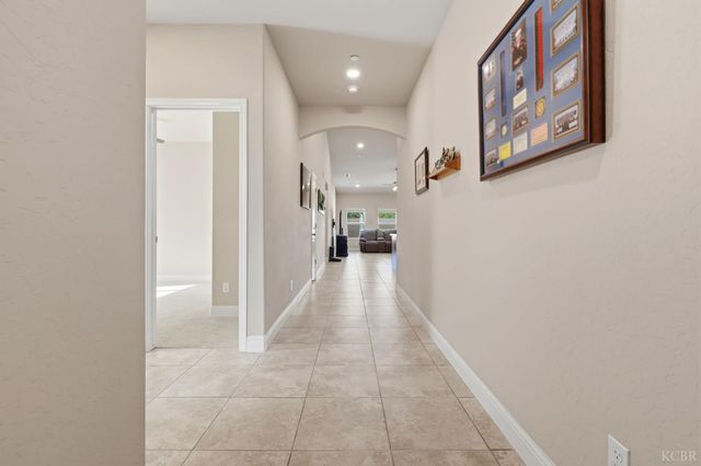 2122 W Bryman Street, Hanford, CA 93230