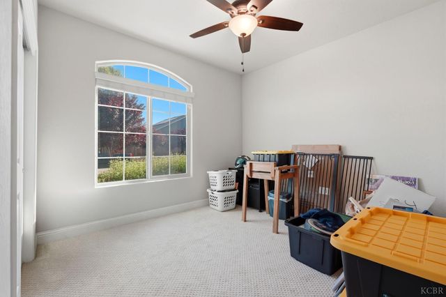 2122 W Bryman Street, Hanford, CA 93230