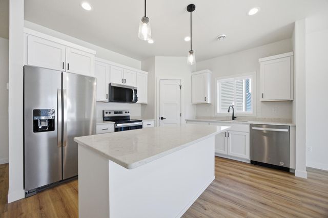 3740 33rd Street S, Moorhead, MN 56560