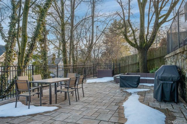 412 Munro Avenue 3J, Mamaroneck, NY 10543