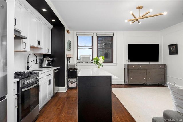 412 Munro Avenue 3J, Mamaroneck, NY 10543