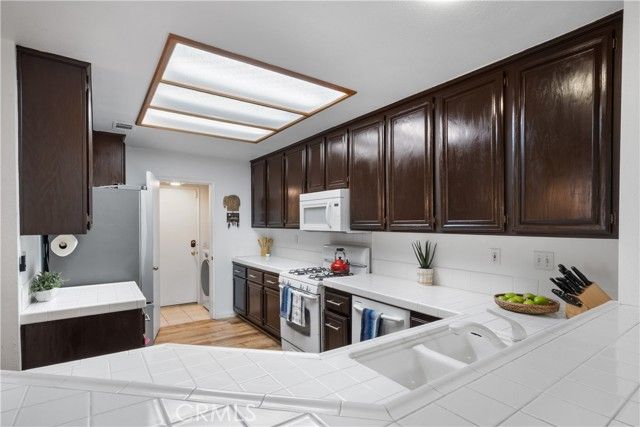 686 Azure 2, Corona, CA 92879