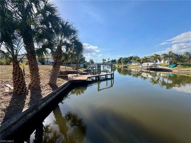 819 SE 33rd TER, Cape Coral, FL 33904