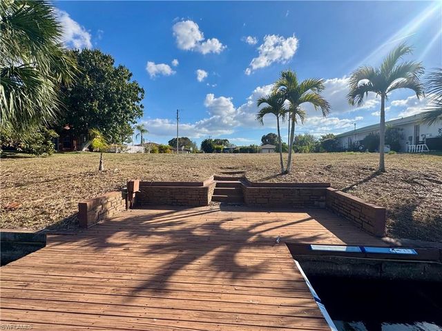 819 SE 33rd TER, Cape Coral, FL 33904