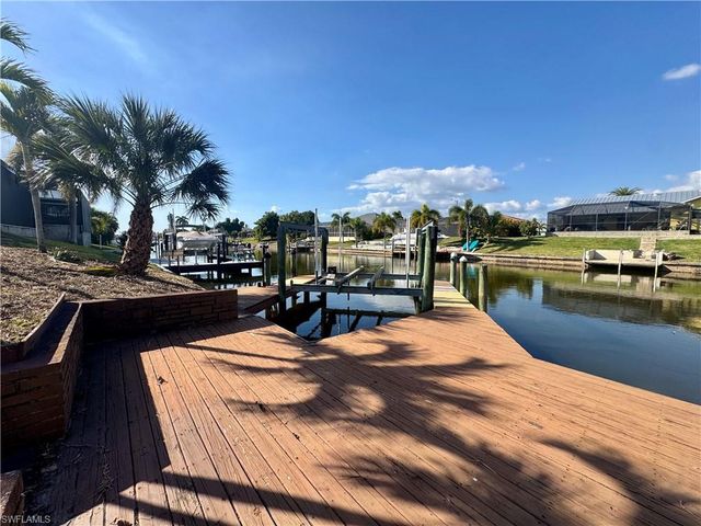 819 SE 33rd TER, Cape Coral, FL 33904