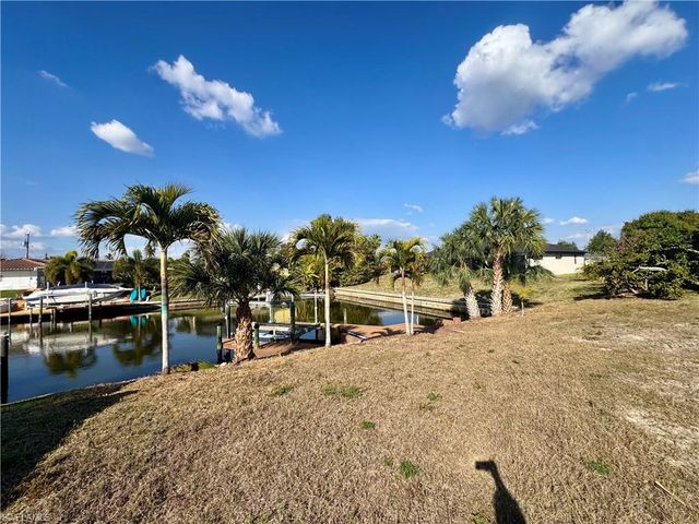 819 SE 33rd TER, Cape Coral, FL 33904