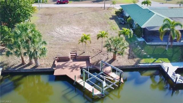819 SE 33rd TER, Cape Coral, FL 33904