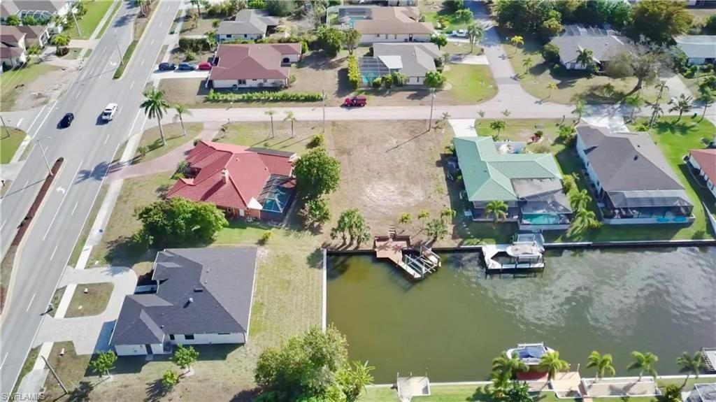 819 SE 33rd TER, CAPE CORAL, FL 33904 — photo 3