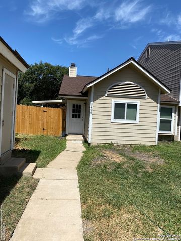 8406 FOREST RIDGE DR, San Antonio, TX 78239