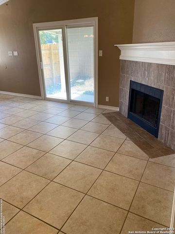 8406 FOREST RIDGE DR, San Antonio, TX 78239