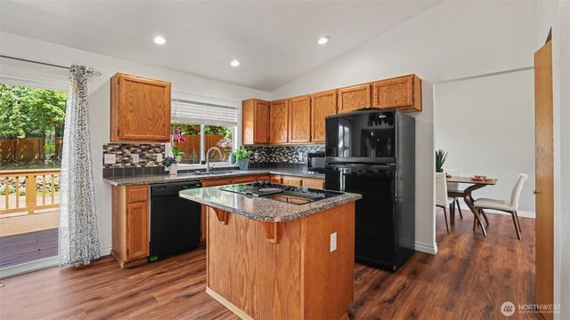 15532 156th Court SE, Renton, WA 98058