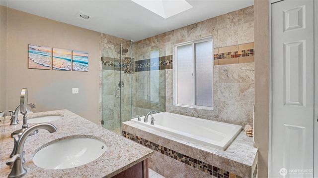 15532 156th Court SE, Renton, WA 98058