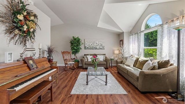 15532 156th Court SE, Renton, WA 98058