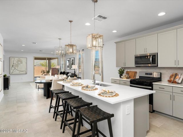 8296 S Cabari Mine Way, Tucson, AZ 85747