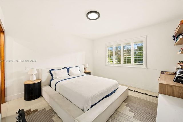 865 W 47th Street, Miami Beach, FL 33140