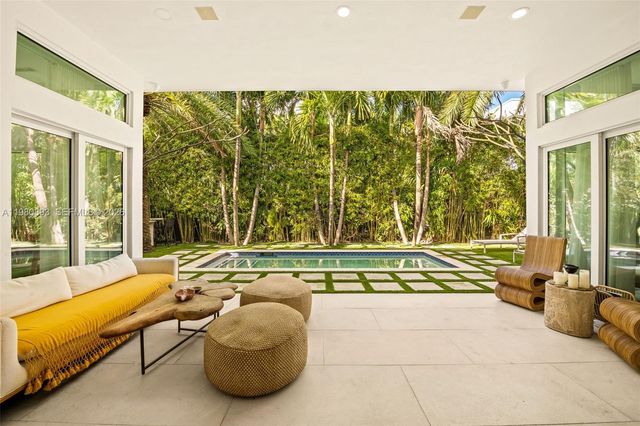 865 W 47th Street, Miami Beach, FL 33140
