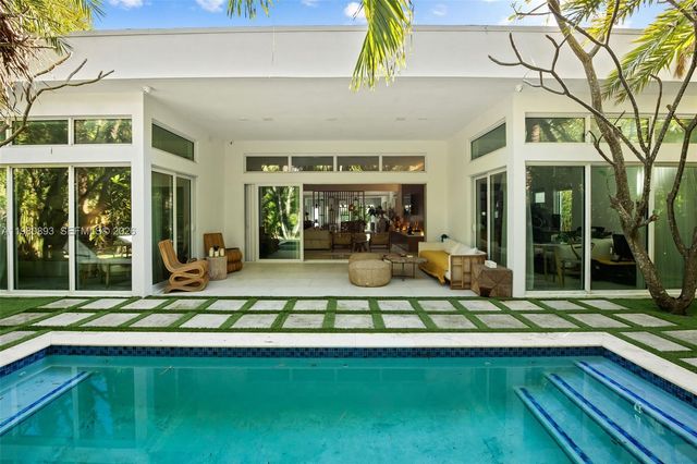 865 W 47th Street, Miami Beach, FL 33140