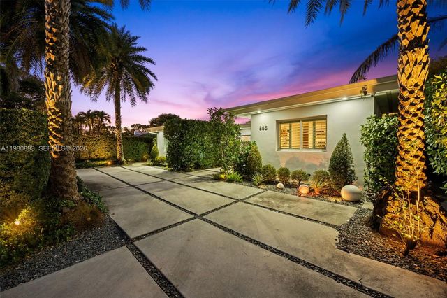 865 W 47th Street, Miami Beach, FL 33140