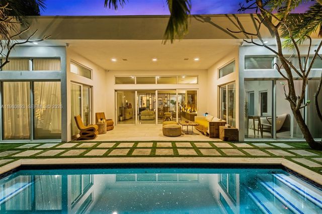 865 W 47th Street, Miami Beach, FL 33140