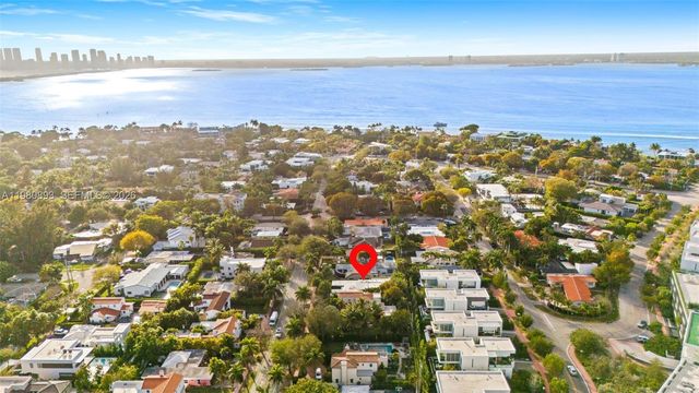 865 W 47th Street, Miami Beach, FL 33140