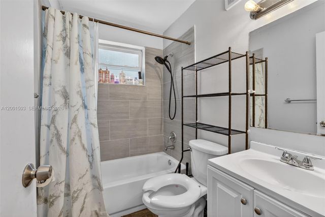 6878 SW 15th St, North Lauderdale, FL 33068