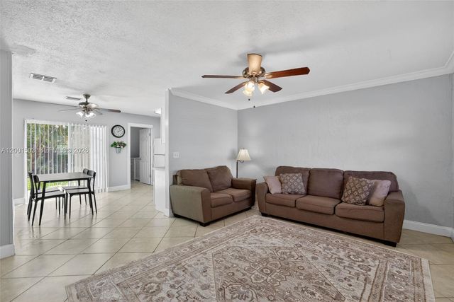 6878 SW 15th St, North Lauderdale, FL 33068