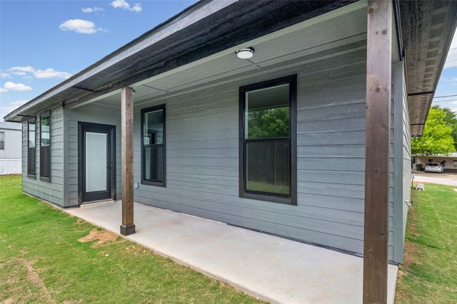 2714 Steepleridge Circle, Granbury, TX 76048