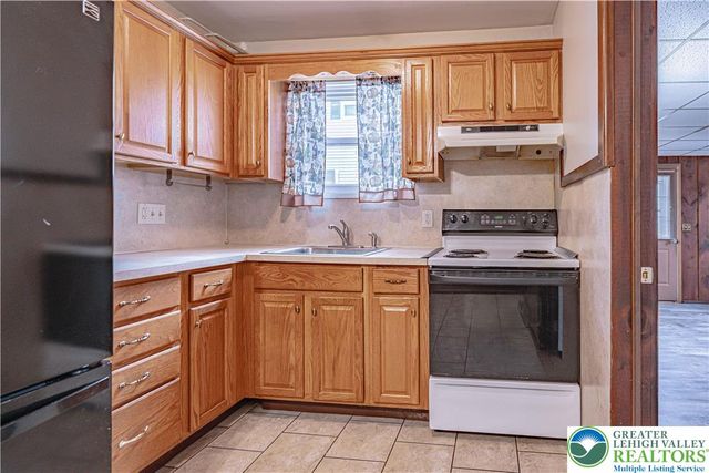 282 Poplar Street, Catasauqua Boro, PA 18032
